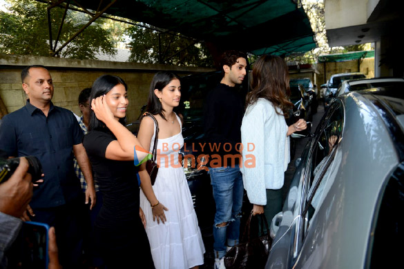 photos ranbir kapoor alia bhatt karisma kapoor and others snapped at kapoor residence for christmas celebration 5