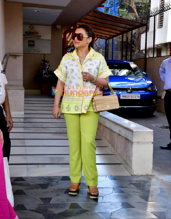 photos rani mukerji spotted at a dental clinic in bandra 5