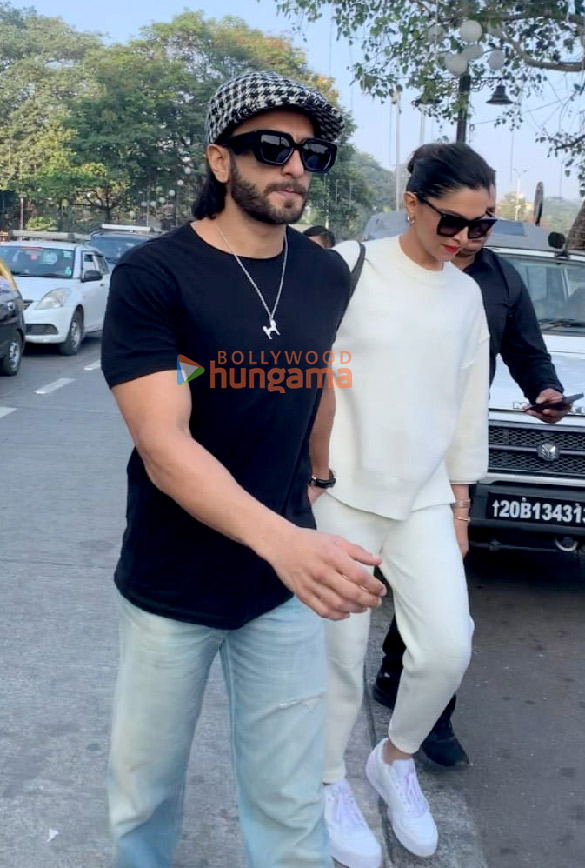 Photos: Ranveer Singh and Deepika Padukone snapped at Gateway Of India | Parties & Events
