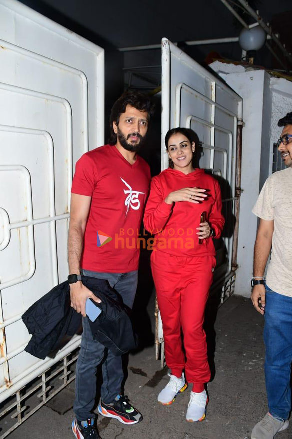 photos riteish deshmukh and genelia dsouza snapped at ved screening 3