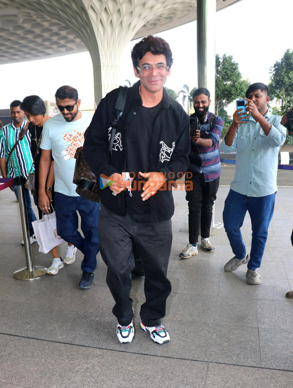 Photos Saif Ali Khan, Kareena Kapoor Khan, Parineeti Chopra and others snapped at the airport (8)