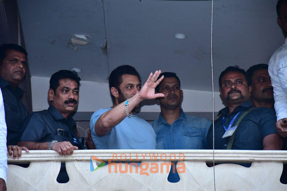 photos salman khan greets fans at galaxy apartments on his birthday in bandra 1