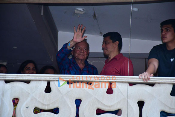 photos salman khan greets fans at galaxy apartments on his birthday in bandra 6