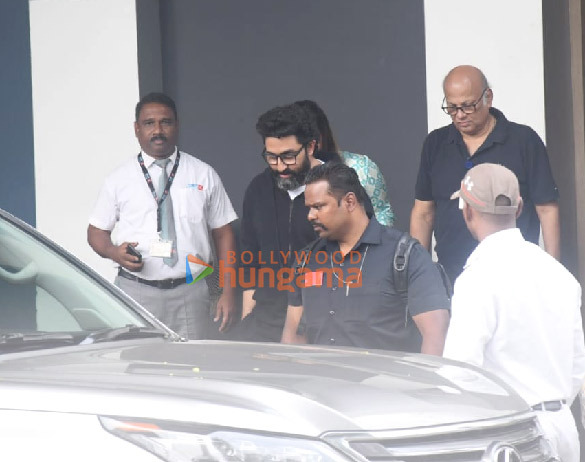 photos shah rukh khan rani mukerji and abhishek bachchan spotted at kalina airport 4