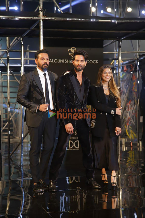 photos shahid kapoor sussanne khan shriya saran and others attend blenders pride glassware fashion tour 8