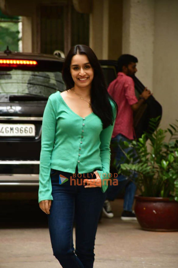 photos shraddha kapoor snapped at a dubbing studio in juhu 1 8