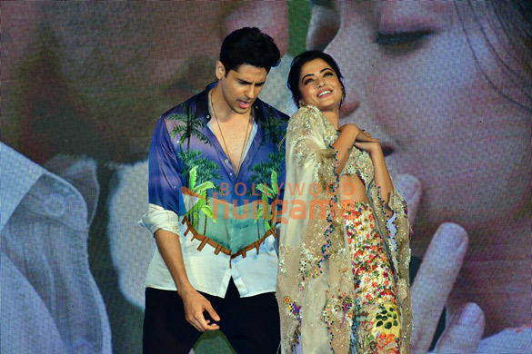 photos sidharth malhotra and rashmika mandanna snapped at mission majnu song launch 3