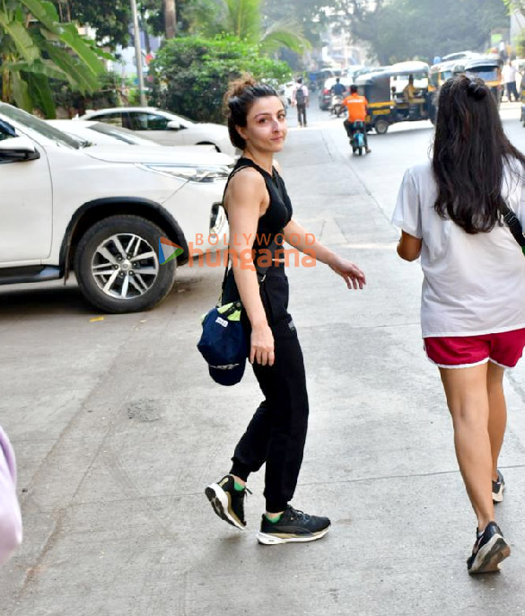 Photos Soha Ali Khan Spotted In Bandra (3) | Soha Ali Khan Images ...