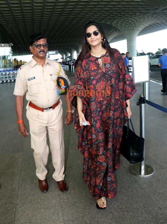 Photos: Sonam Kapoor Ahuja, Daisy Shah, Suniel Shetty and others snapped at the airport
