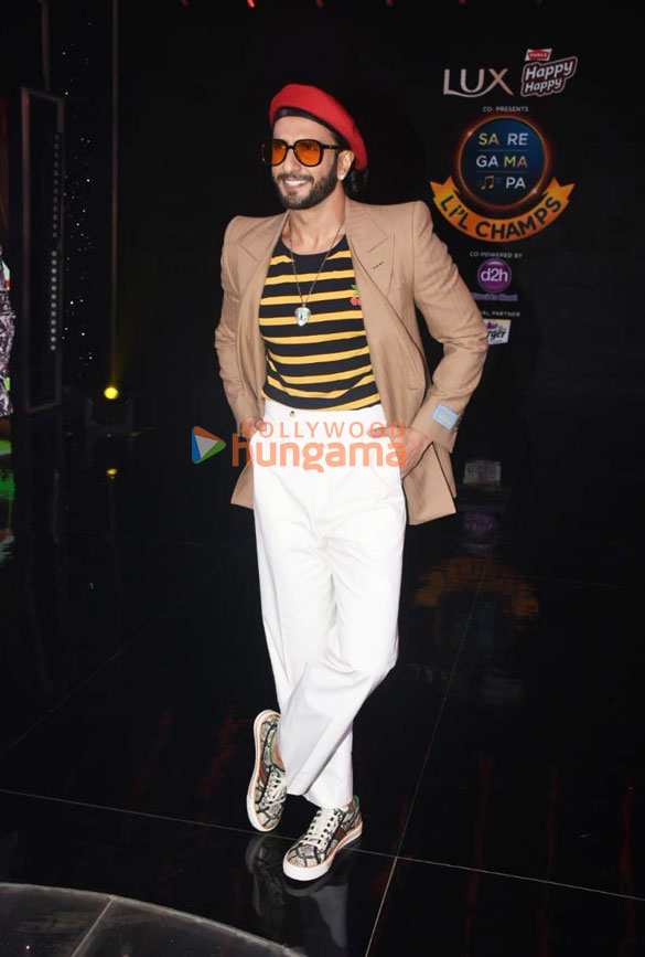 photos team of cirkus snapped promoting the film on saregama lil champs 6