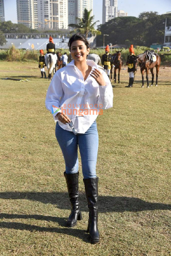photos yuvika chaudhary and anjali arora snapped at race course 2