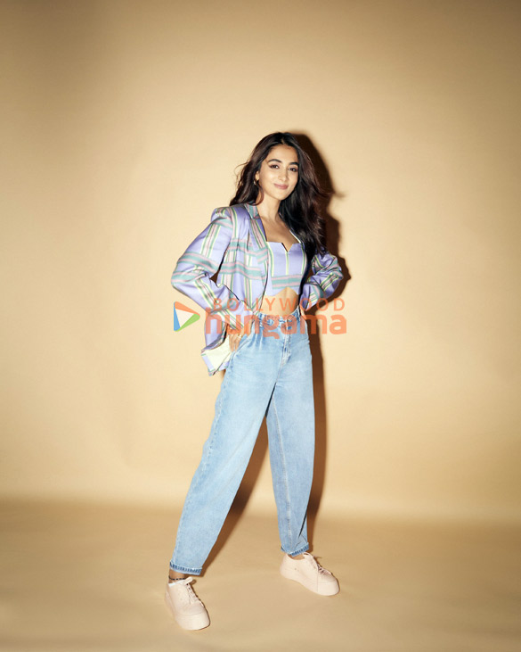 pooja hegde 1 112