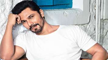 Randeep Hooda speaks his mind on OTT vs Theater debate; urges to maintain a balance between story and razzle-dazzle Randeep Hooda speaks his mind on OTT vs Theater debate; urges to maintain a balance between story and razzle-dazzle