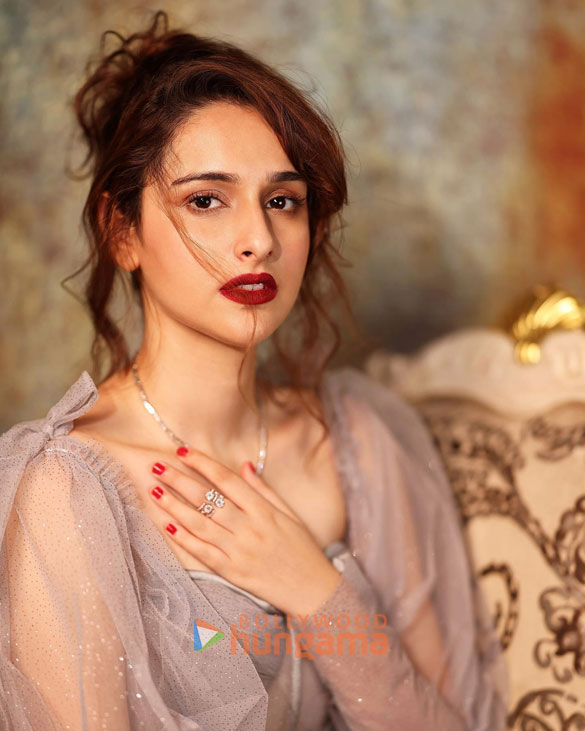 sadia khateeb 8