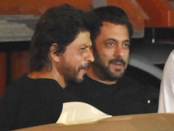 Shah Rukh Khan arrives at Salman Khan’s residence for his birthday