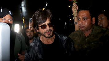 Shah Rukh Khan gets clicked at the airport after a long time