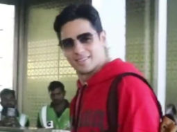 Sidharth Malhotra & Kiara Advani smile for paps at the airport