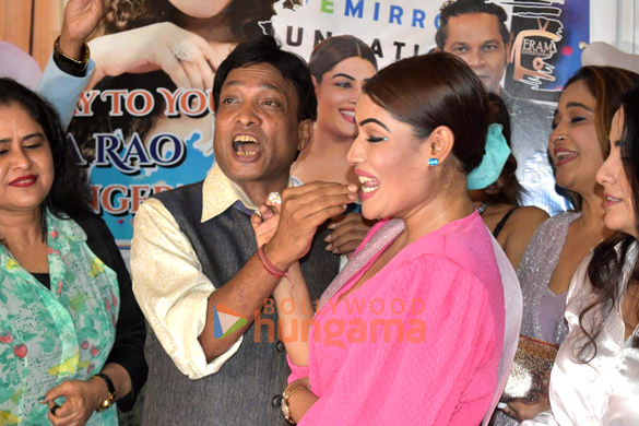 snapped bollywood veterans sunil pal and prakash tiwari madhur attend karishma raos birthday party 4