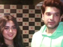 Tejasswi Prakash and Karan Kundrra pose for paps together as they get clicked in Bandra