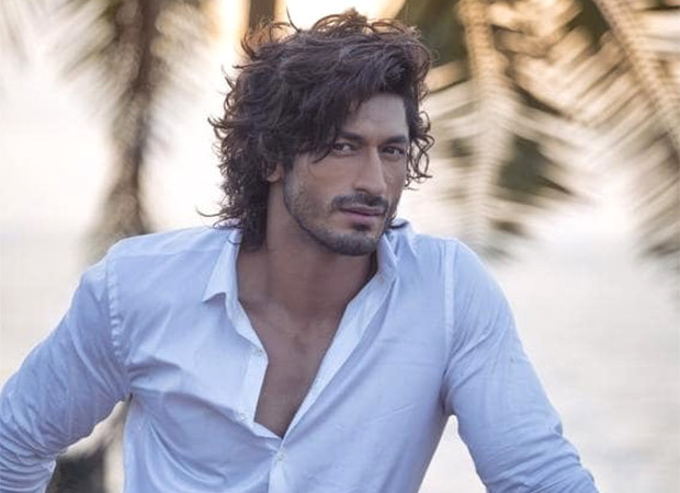 Vidyut Jammwal pens a note to self on 42nd birthday; says, “If I fail, I failed with giving it my everything”