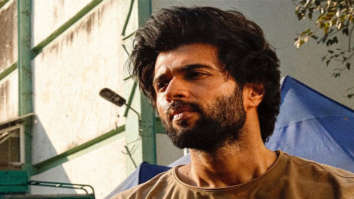 Vijay Deverakonda sets the internet on fire; treats fans with a glimpse of his new look