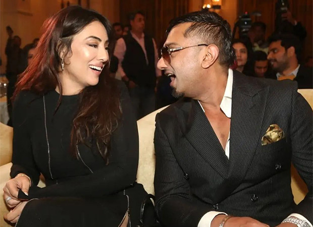 Yo Yo Honey Singh confirms dating Paris Ka Trip star Tina Thadani; calls her “meri girlfriend” at an event, watch