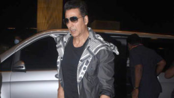Akshay Kumar pulls off a super stylish airport look