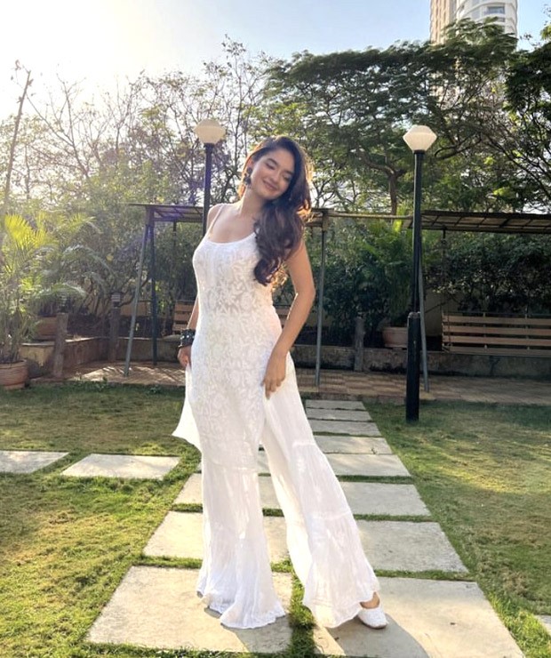 Anushka Sen's effortlessly elegant chikankari kurta and palazzo are perfect for summer's hottest days