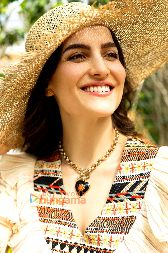 elli avrram 1 76