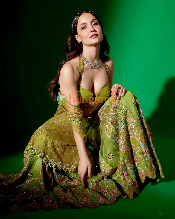 elli avrram 4 22