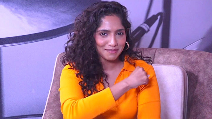 Hilarious! Jamie Lever mimics Farah Khan, Rakhi Sawant & Asha Bhosle Hilarious! Jamie Lever mimics Farah Khan, Rakhi Sawant & Asha Bhosle