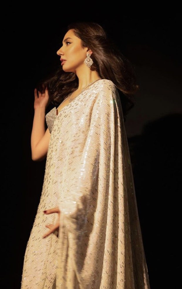 Mahira Khan is winning hearts for her traditional look in an ivory saree with sequins