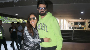 Maniesh Paul & Neeti Mohan have a quick chat with each other as paps snap them at the airport
