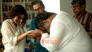 On The Sets Of The Movie Metro… In Dino