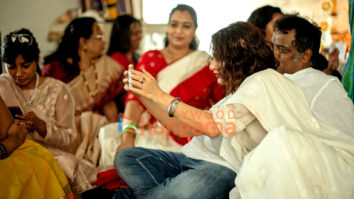 On The Sets Of The Movie Metro… In Dino