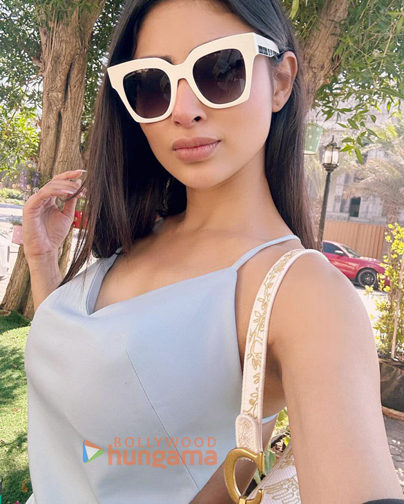 mouni roy 1 197