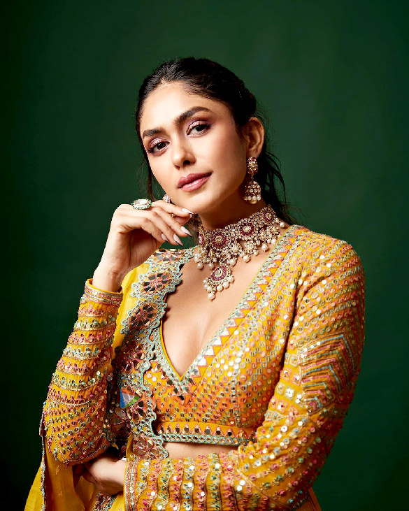 mrunal thakur 1 103