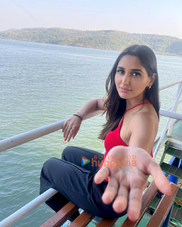 nikita dutta 24
