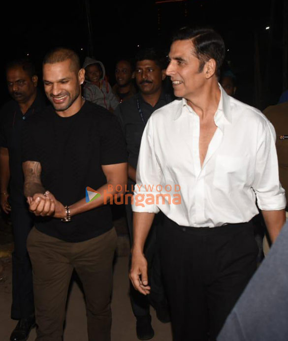 photos akshay kumar and shikhar dhawan snapped at the versova jetty 3