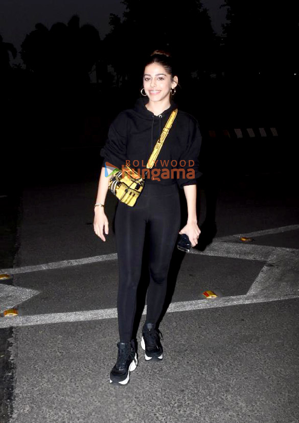 photos alaya f and riteish deshmukh snapped at the airport 1