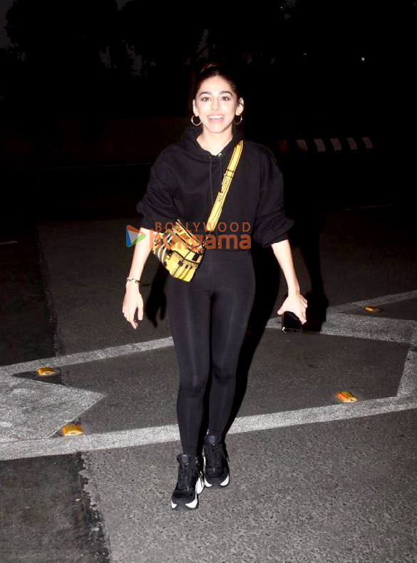Photos: Alaya F, Disha Patani and Riteish Deshmukh snapped at the airport Photos: Alaya F, Disha Patani and Riteish Deshmukh snapped at the airport