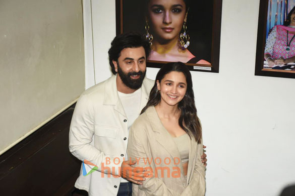 photos alia bhatt and ranbir kapoor attend the mumbai moments 2023 excellence in photography awards calendar launch 3