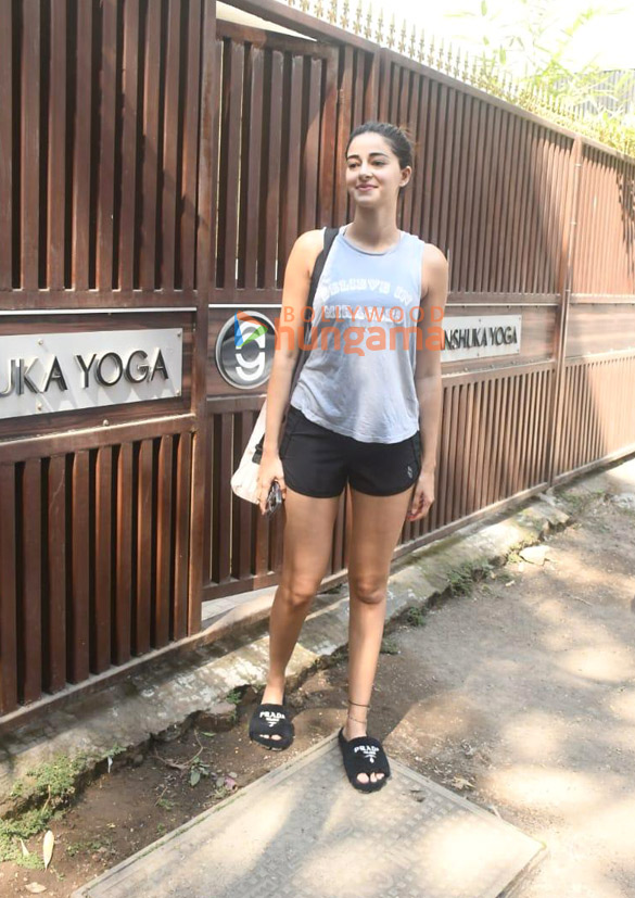 photos ananya panday spotted at anshuka yoga in bandra 3 24