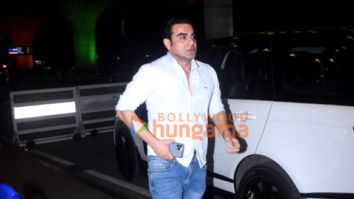 Photos: Arbaaz Khan, Malaika Arora, Gauahar Khan and Mandira Bedi snapped at the airport