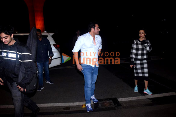photos arbaaz khan malaika arora gauahar khan and mandira bedi snapped at the airport 2