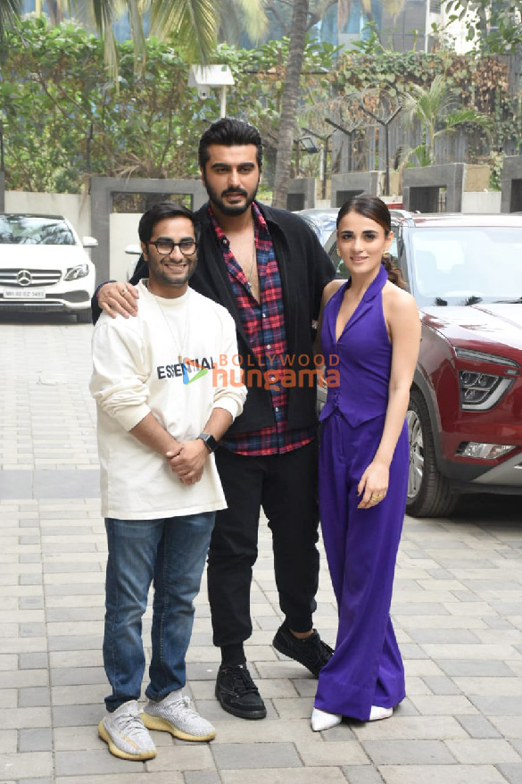 photos arjun kapoor radhika madan and aasmaan bhardwaj snapped promoting their film kuttey 1
