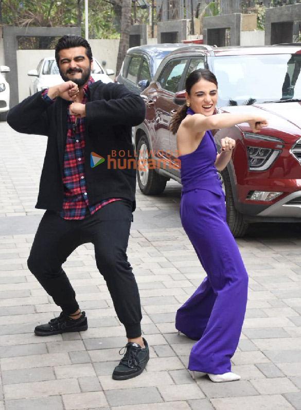 photos arjun kapoor radhika madan and aasmaan bhardwaj snapped promoting their film kuttey 4