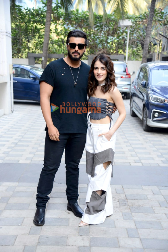 Photos Arjun Kapoor And Radhika Madan Snapped Promoting Their Film Kuttey At T Series Office 1