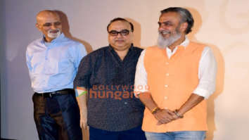 Photos: Cast of Gandhi Godse – Ek Yudh grace the film’s press conference