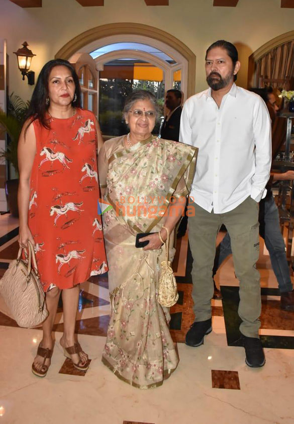 photos celebs attend javed akhtars book launch 005 5